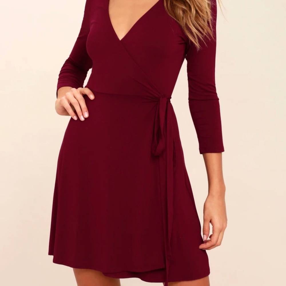 ✨ 3 for 30 ✨ LULUS Twirl-worthy Red Wrap dress